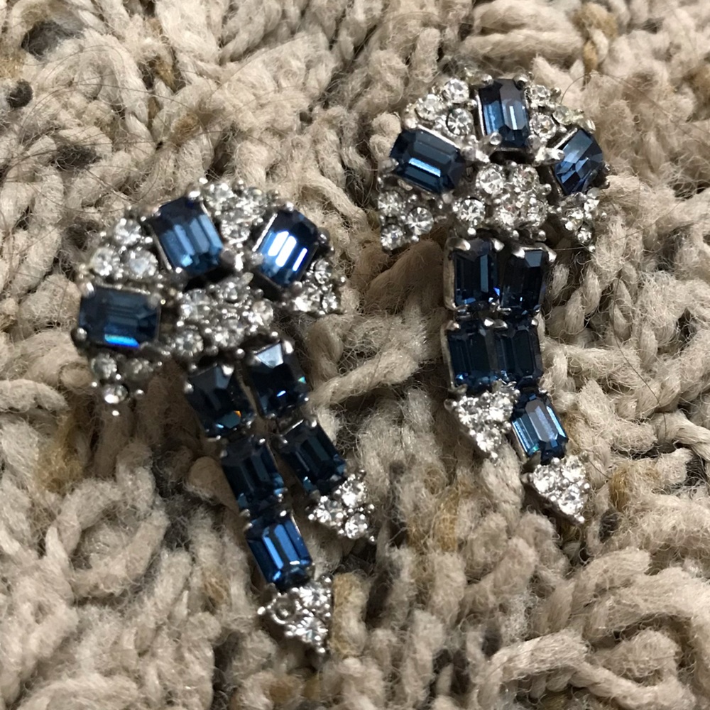 Multiple Costume Jewelry Pieces - Clip-On Earrings & Brooches